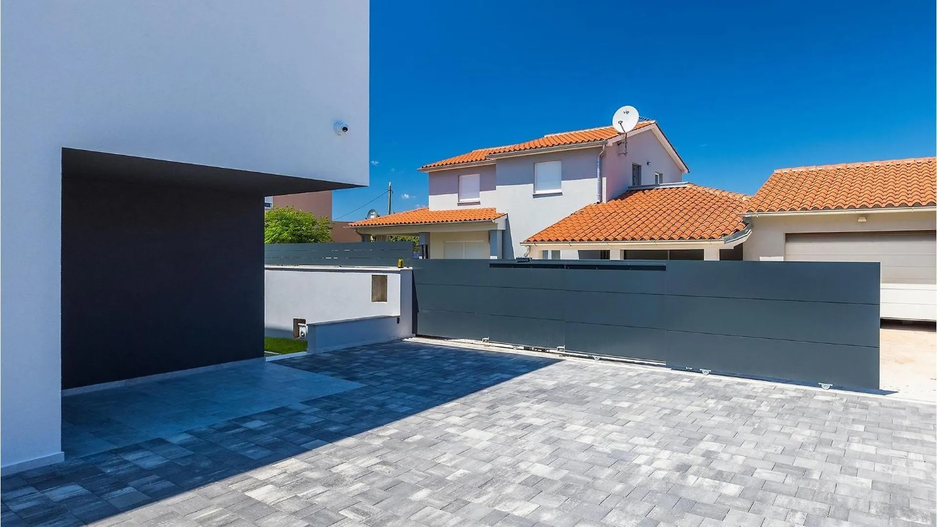 Villa Moderna Πούλα 0*,